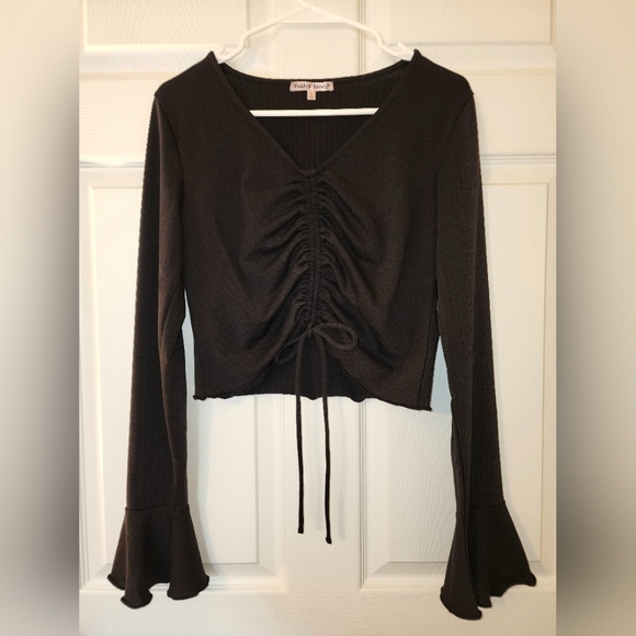 Tops - Grey Bandit Black Long Sleeve Runched Top